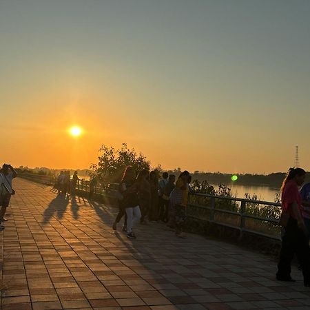 Royal Mekong Riverside Hotel Nong Khai Exteriör bild